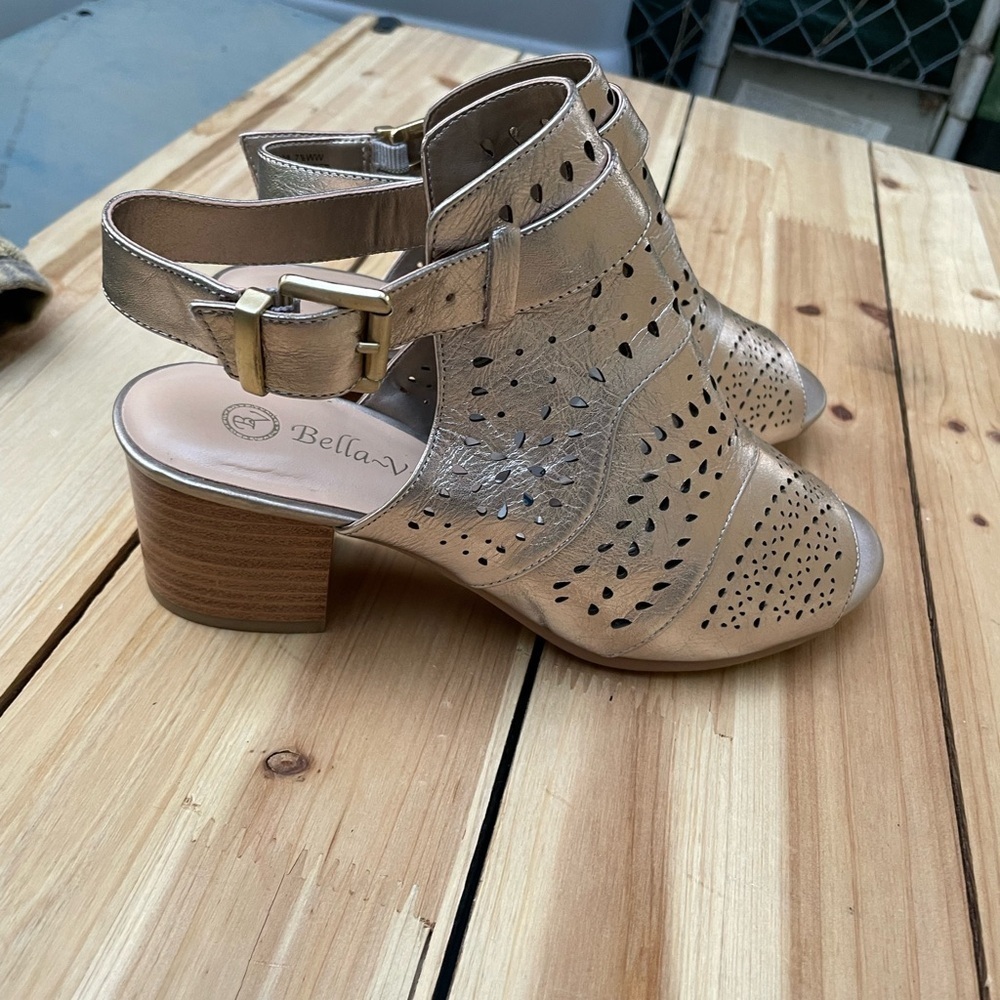 😍Bella-vita shoes size 7W